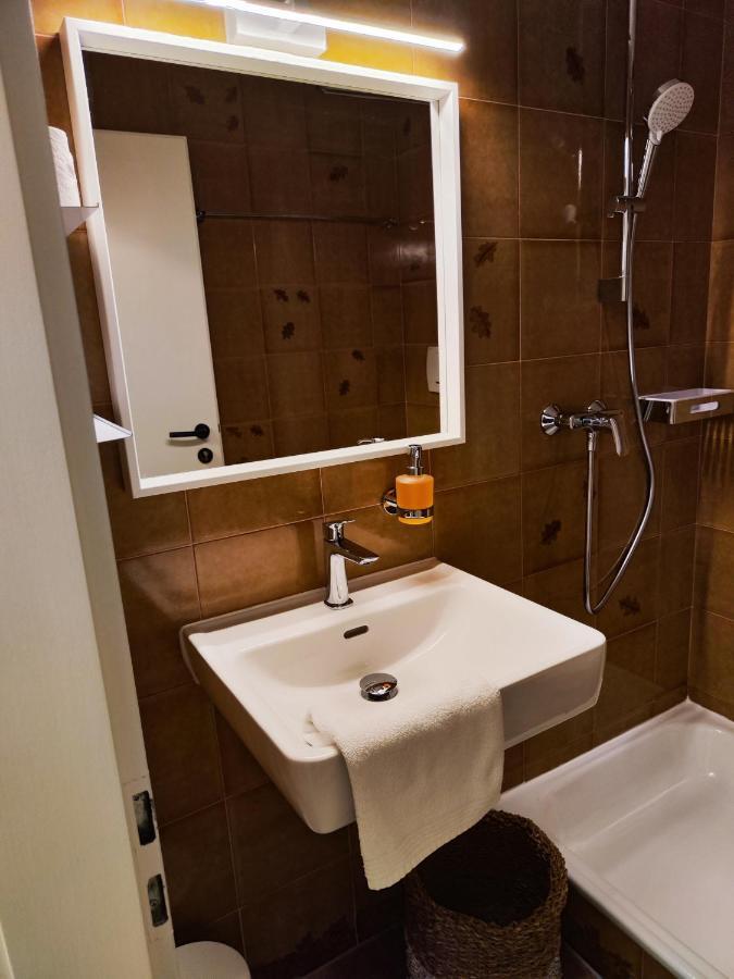 Apartment 401 *